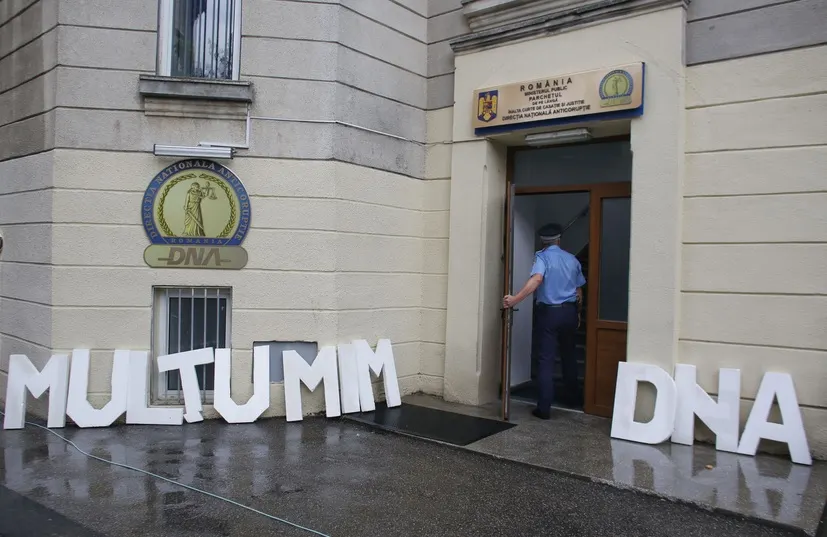 #Rezistenta, la sediul DNA. Mesajul protestatarilor din Piaţa Victoriei pentru Kovesi
