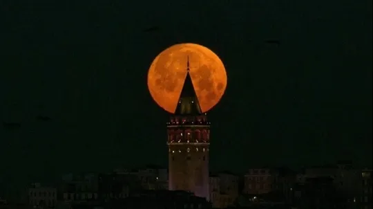 Eclipsă de lună 2018. Ce nu ai voie să faci în timpul eclipsei totale de lună. Multă lume nu ştie!