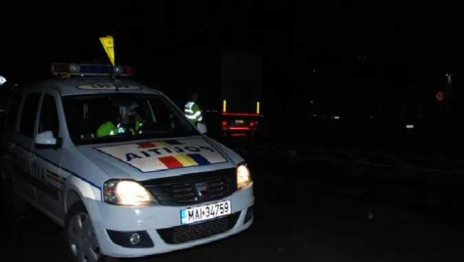 Femeie împușcată de un polițist, în Argeş. Victima a fost rănită în timpul unei urmăriri