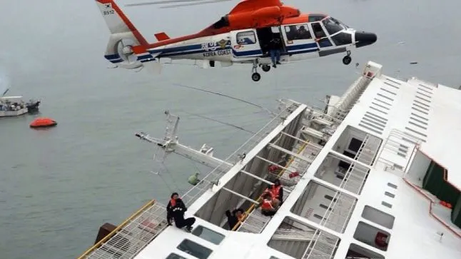 Un feribot cu 140 de persoane la bord s-a scufundat