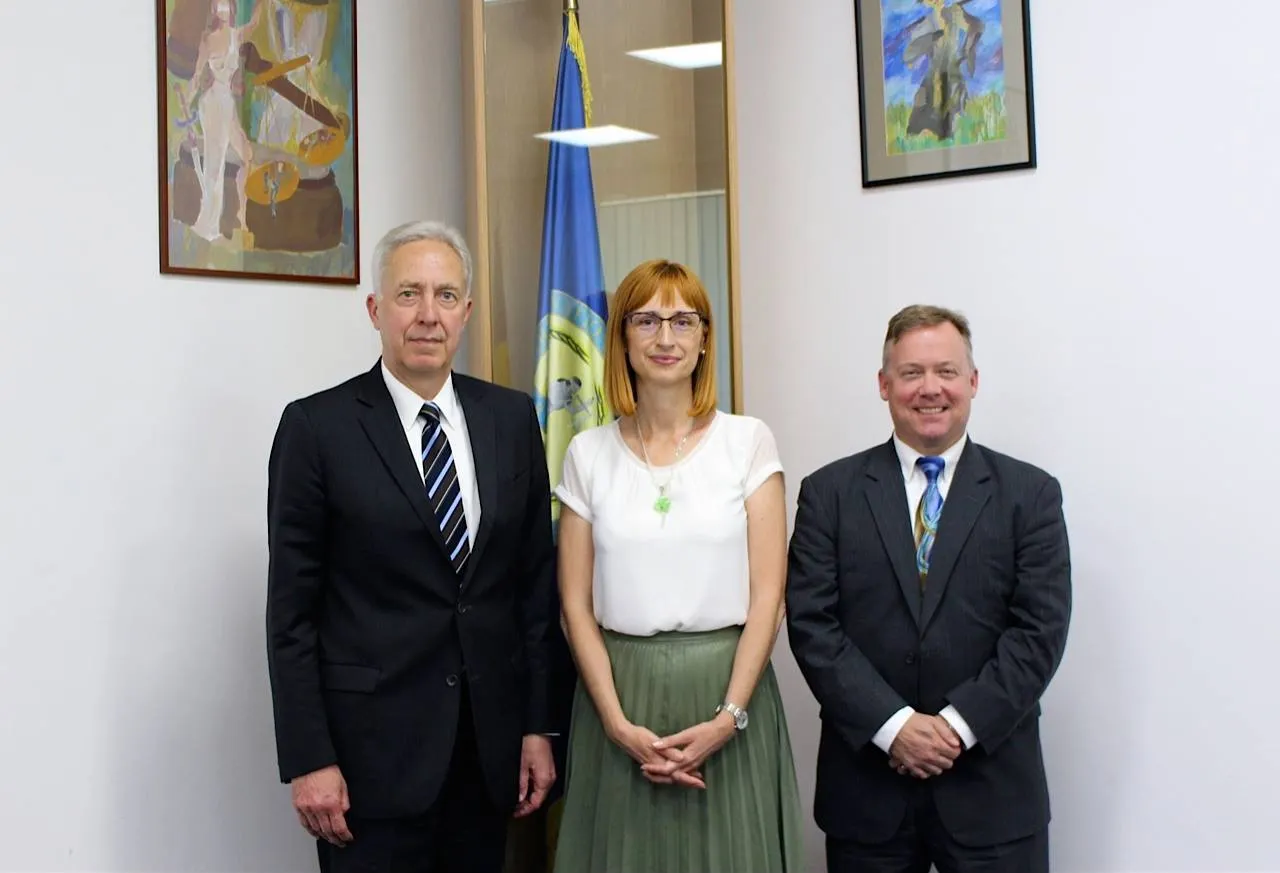 Hans Klemm s-a întâlnit cu şefa interimară a DNA, Anca Jurma. A asigurat-o de sprijinul Ambasadei