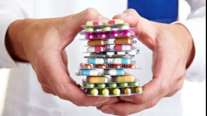 Ce medicamente NU trebuie să-ți lipsească din valiza de vacanță