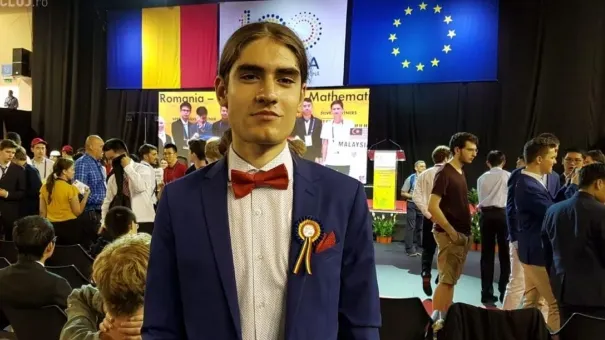 Elevul român care a luat AUR la Olimpiada internațională de matematică: "Aș fugi din țară"