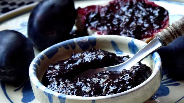 Gem de prune absolut delicios. Reţeta din caietul bunicii