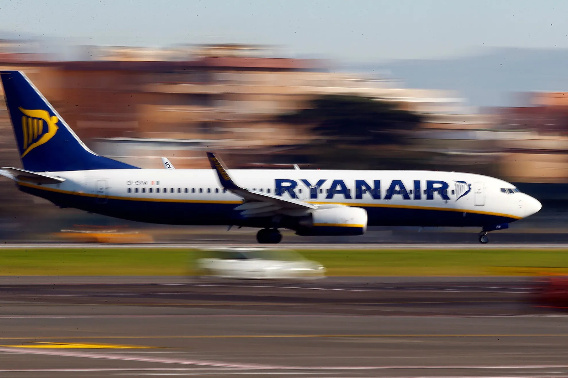 Greva timp de două zile pe aeroporturile din Europa. Sunt anulate peste 300 de curse aeriene