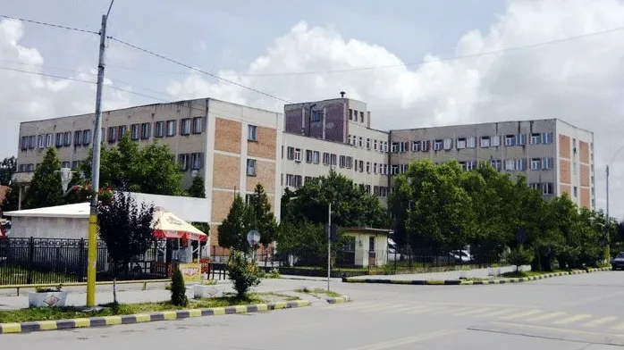 Un bărbat din Rovinari a murit lângă spital. Nu mai erau paturi disponibile pentru internare