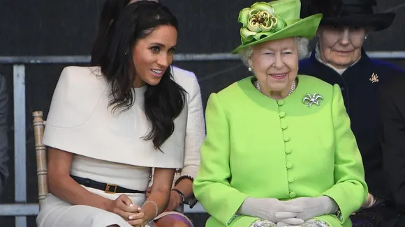 Nu-i uşor să fii prinţesă: ce nu are voie să facă Meghan Markle când Regina e de faţă