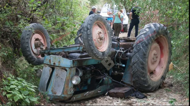 Tragedie în localitatea suceveană Șaru Dornei. Un bărbat a murit strivit de un tractor