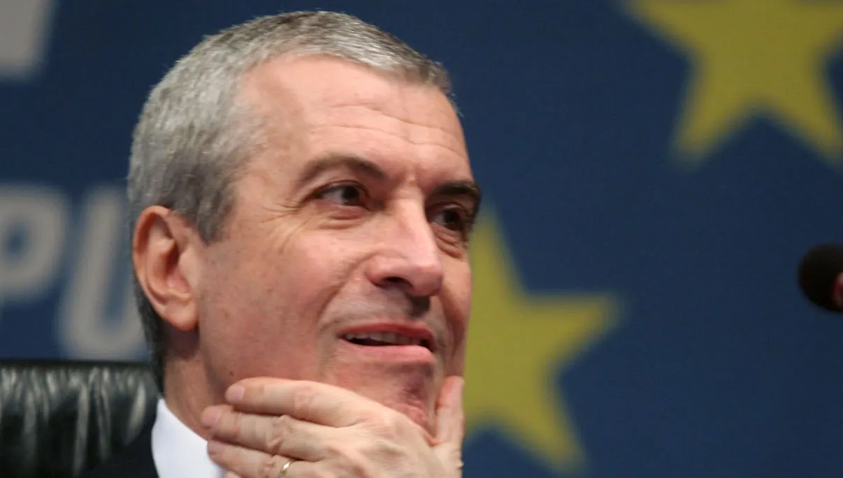 Stenograme. Tăriceanu, în şedinţă cu parlamentarii: "Unii de pe aici să pună mâna pe carte"