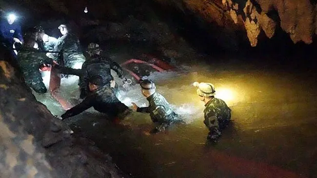 Salvarea copiilor din peștera scufundată, într-o fază dramatică. Vineri ar putea fi prea târziu
