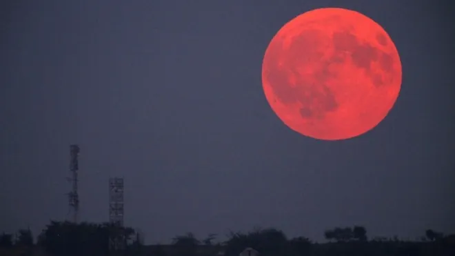 Eclipsa totală de lună din 27 iulie, pe înțelesul tuturor