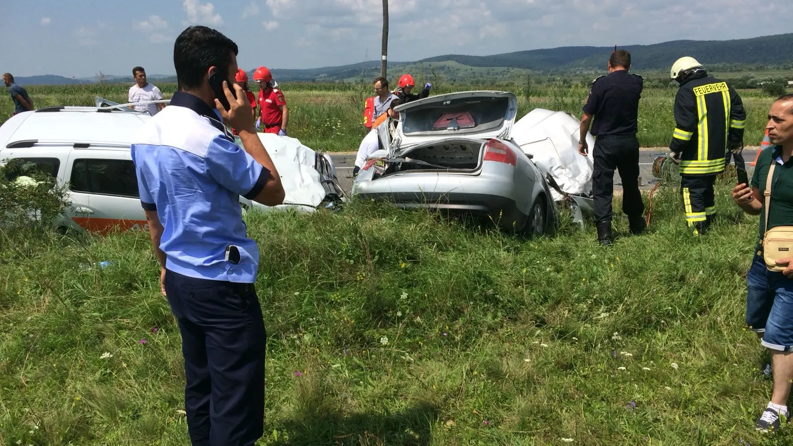 Un mort şi doi răniţi, după un grav accident, în judeţul Braşov