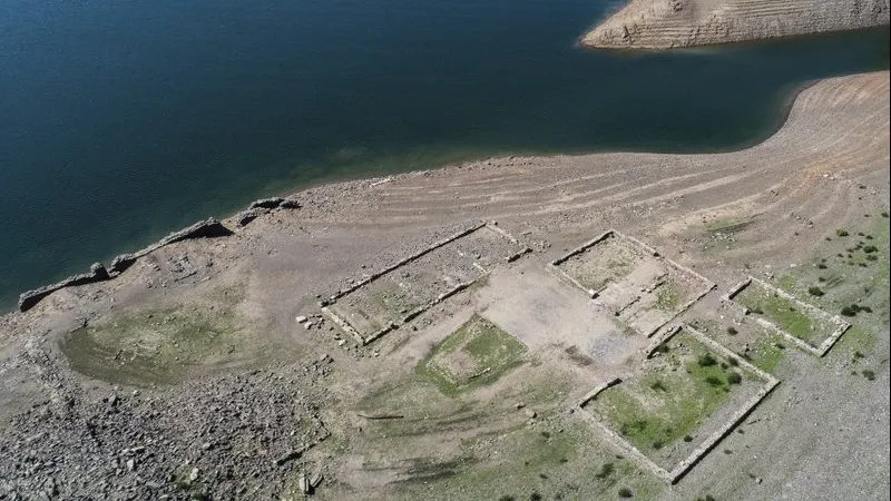 O nouă Atlantida a ieşit la suprafaţă după ce un lac din Germania a secat