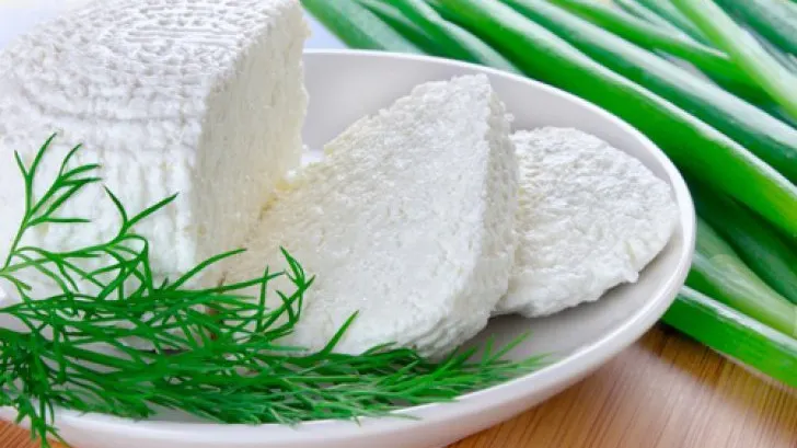 Dieta cu brânză de vaci. Meniul complet care te ajută să slăbeşti rapid