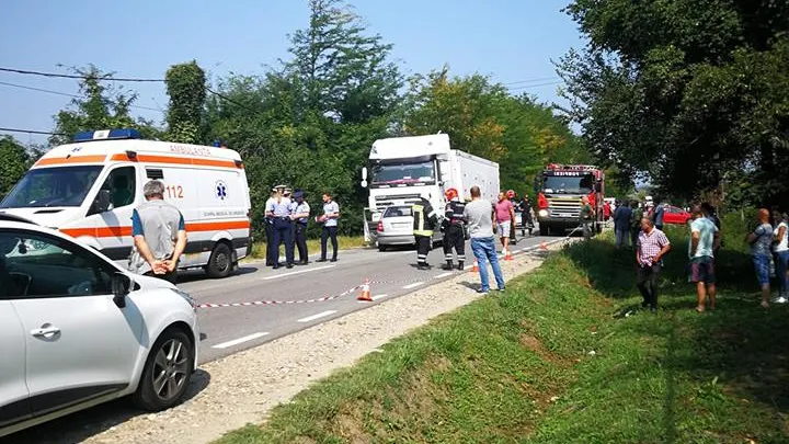 Momentul tragediei din Argeş, în care a murit o femeie, filmat în direct de un şofer