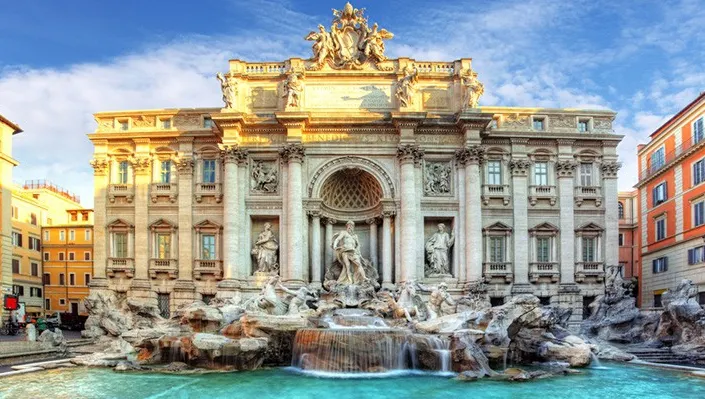 Fontana di Trevi, sufocată zilnic de fluxul mare de turişti