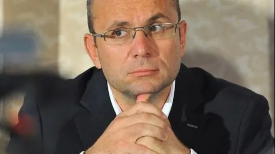 Gușă: Dragnea va folosi refendumulul ca să atragă de partea lui o parte a presei
