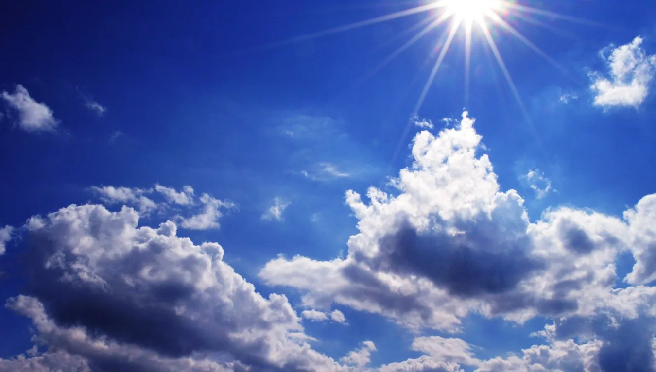 VREMEA în weekend. Soare sau ploi? Ce spun meteorologii