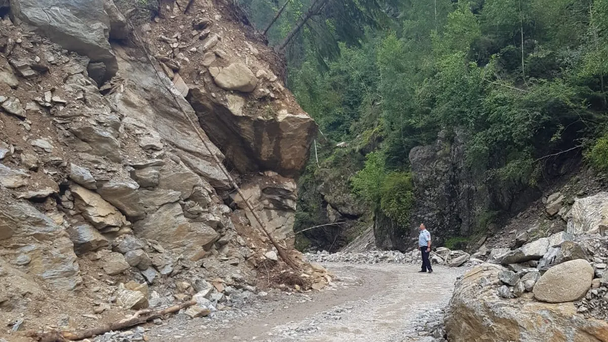 Geniștii intervin pe Transfăgărășan. Circulaţia va fi restricţionată