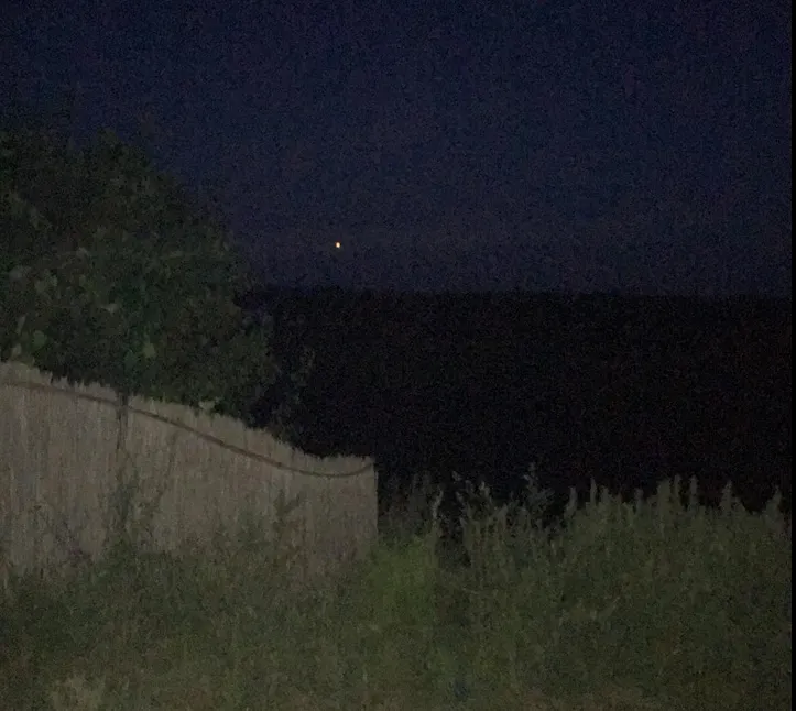 Lumini misterioase pe cer, în Delta Dunării. Iluzie optică în masă sau vizite OZN?