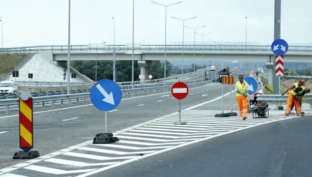 ATENŢIE şoferi! Traficul pe A2 va fi închis pe o porţiune până în noiembrie. Pe unde se va circula