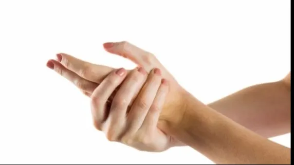 Află cauzele pentru care amorțesc mâinile și ce remedii există