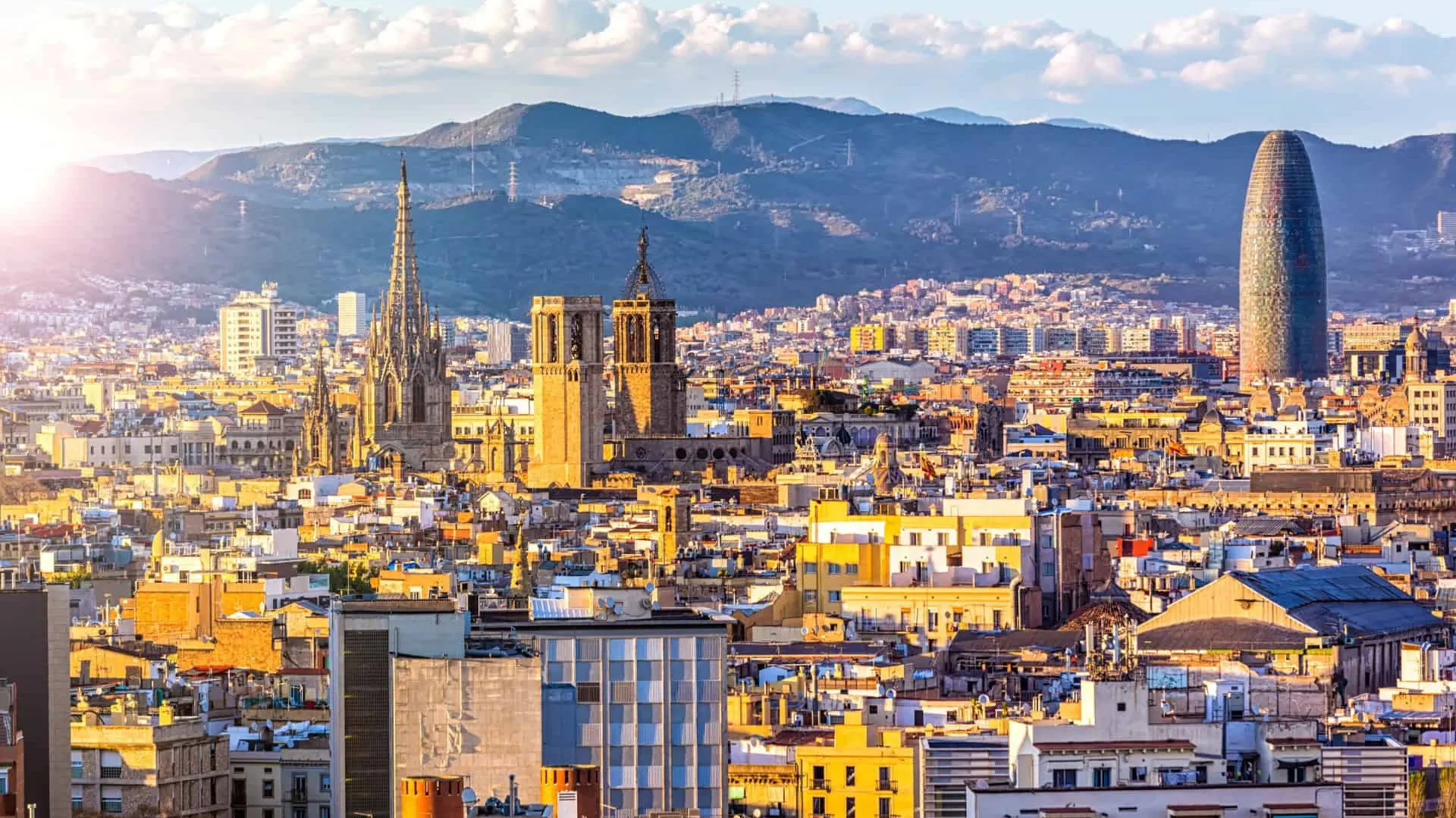 Bine ați venit în UE! Fostul premier francez candidează la primăria Barcelonei