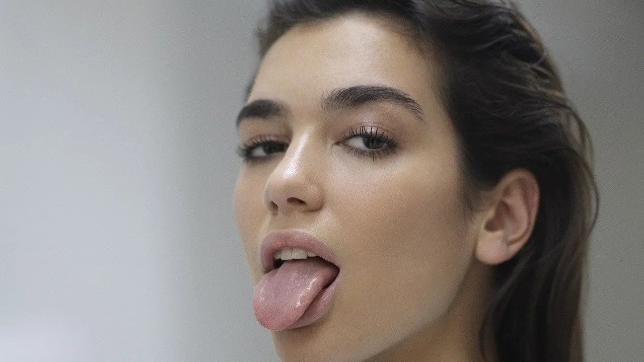 Dua Lipa, îngrozită. Au fost târâți afară de la un concert din Shanghai