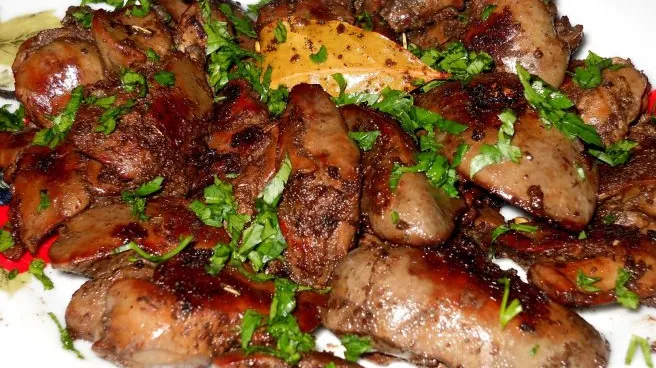 Reţeta zilei: ficăţei de pui la tigaie. Delicios, simplu şi rapid