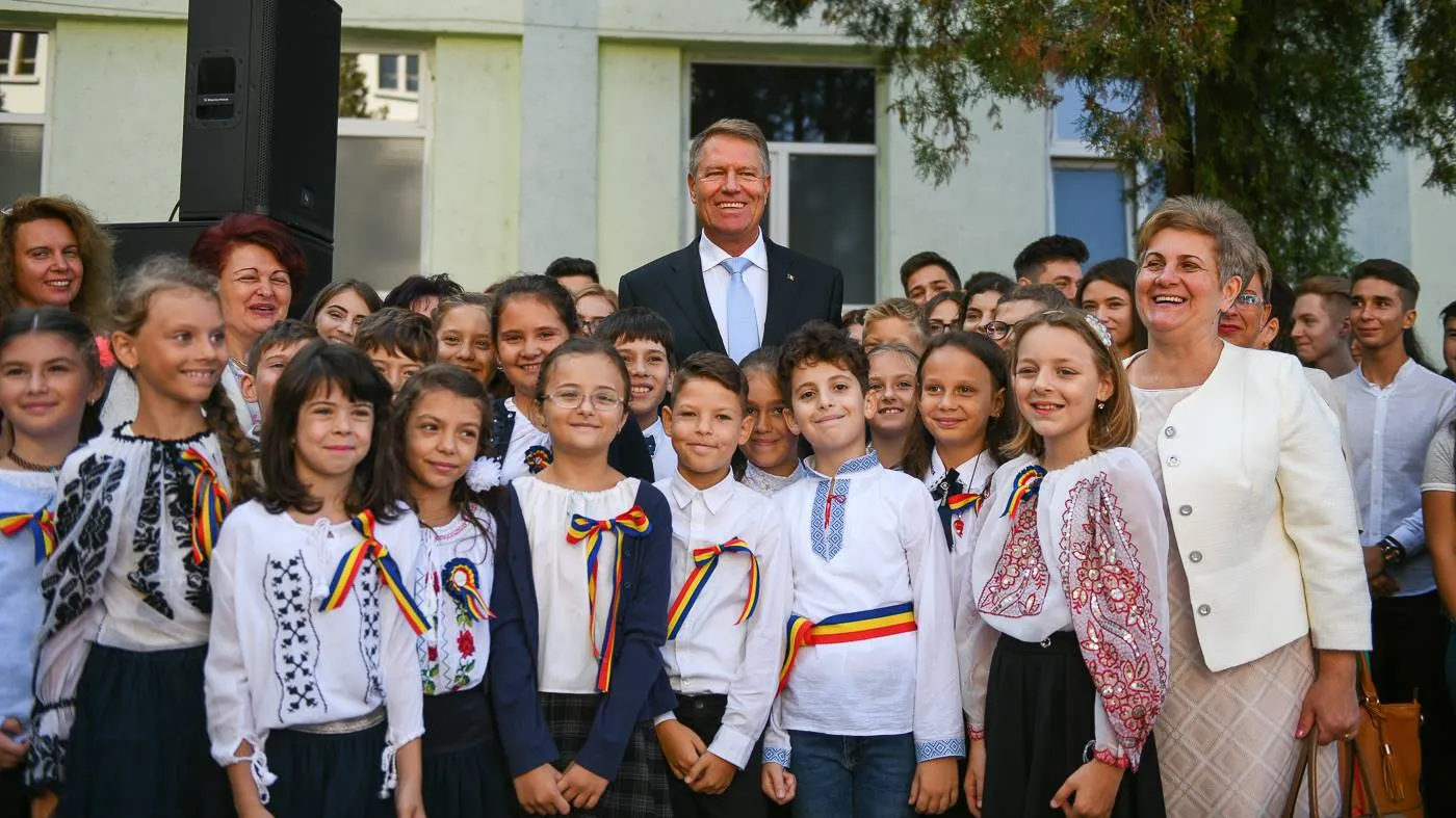 Iohannis atacă Guvernul pentru bâlbele din educație: Suferă de ”reformită”