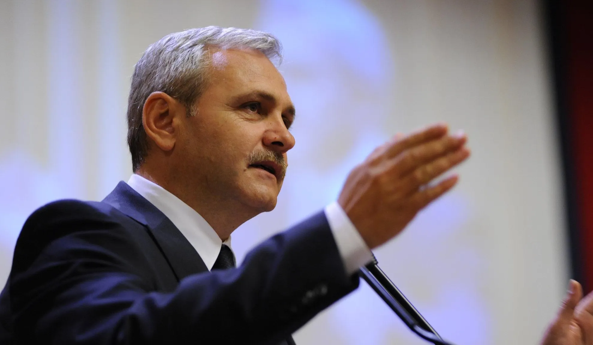 Dragnea: Am respect pentru ofiţerii SRI, nu şi pentru şefii lor
