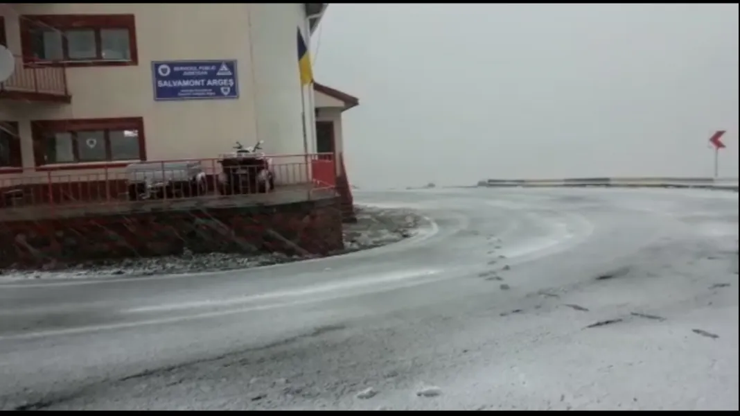Ninge! Zăpada a început să se depună. Locul din România unde se întâmplă aşa ceva ACUM