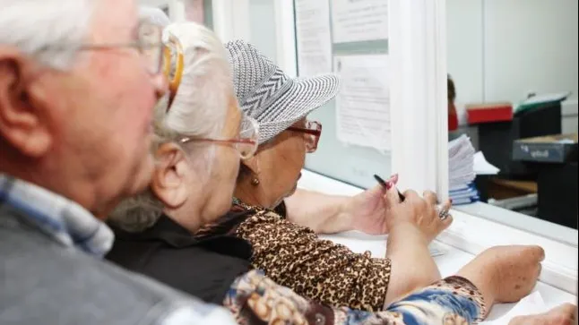 Anunț de ultimă oră! Poșta Română vine cu vești proaste pentru pensionari