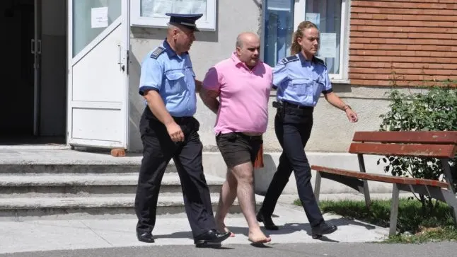 Profesorul care a omorât o femeie pe o stradă din Mioveni, condamnat la 20 de ani de închisoare