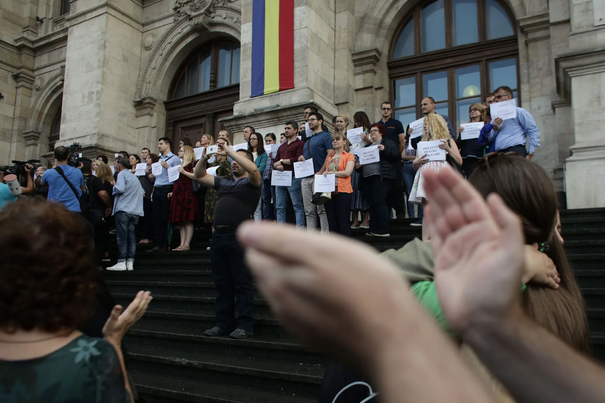 Curtea de Apel reacţionează după protestul magistraţilor. Se delimitează de manifestaţie