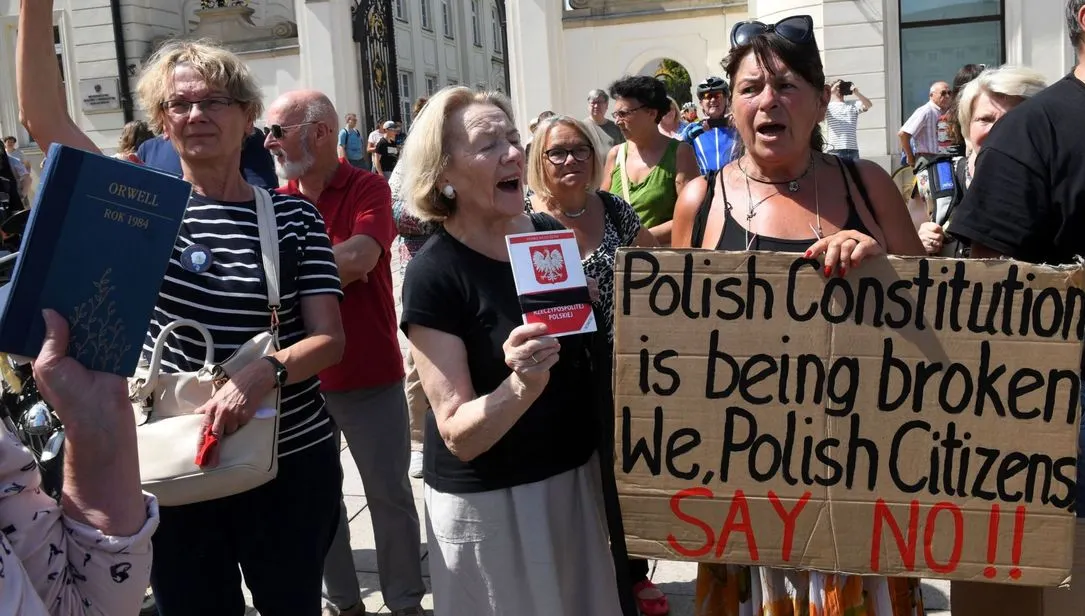 Comisia UE atacă Polonia la Curtea Europeană de Justiție