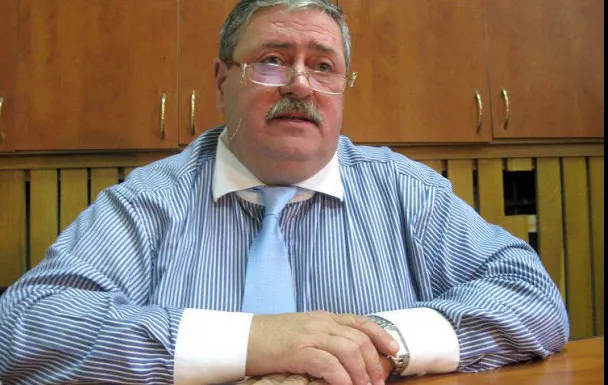 Fost senator condamnat să muncească în folosul comunității