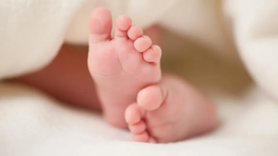 Caz rar la Maternitatea din Ploieşti: S-a născut un bebeluş cu două penisuri