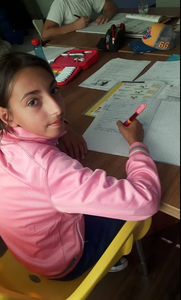 O fetiţă are nevoie de ajutorul nostru! Drama copilei înfiată de biserică 