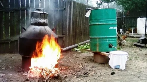 Explozie la un cazan de ţuică, la Galaţi. Un tânăr se zbate între viaţă şi moarte