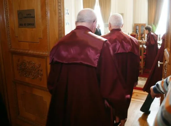 ÎCCJ sesizează CCR în legătură cu Legea privind desecretizarea protocoalelor cu SRI