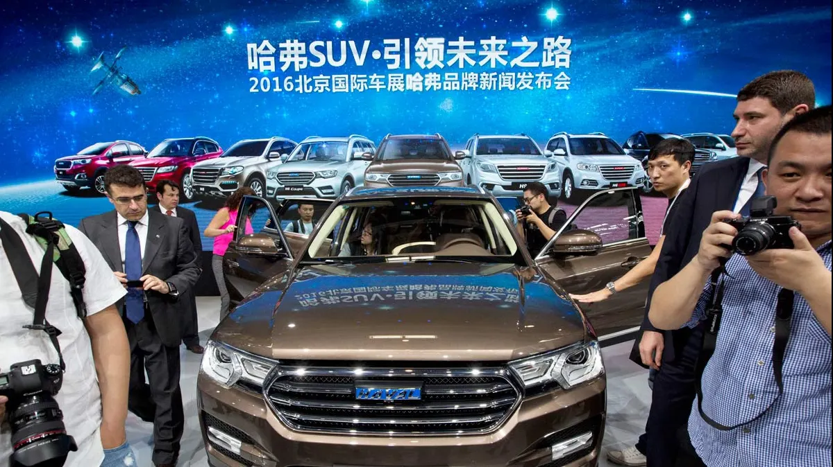 Piața auto din China, cea mai mare scădere din ultimii 7 ani