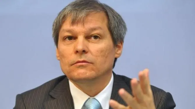 Cioloş: "Ce face Victor Ciorbea din calitatea sa de Avocat al Poporului este o ruşine"