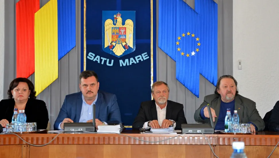 Satu Mare. Se iau bani de la spitale pentru salariile celor de la protecția socială