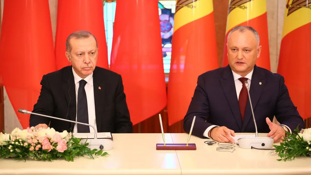 Erdogan la Chișinău. Igor Dodon a cerut sabia lui Ștefan cel Mare. Va primi o copie