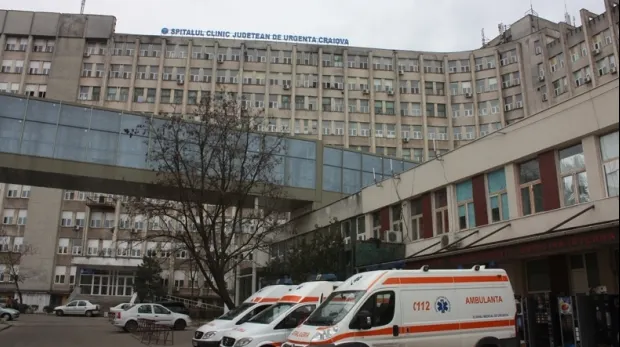 Un lift de la Spitalul Județean din Craiova a căzut în gol. Mai multe persoane au fost rănite