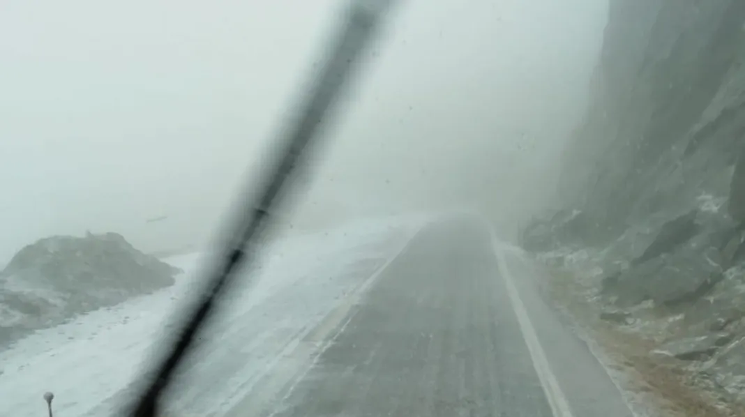 A venit IARNA! Imagini cu locurile din România unde ninge abundent