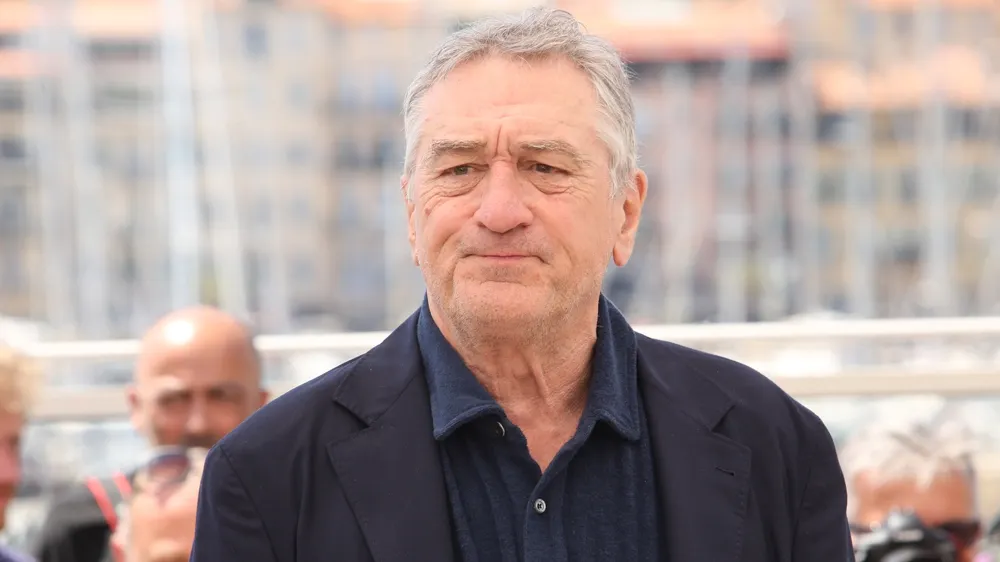 ALERTĂ în SUA! Un pachet suspect a fost trimis la Robert de Niro