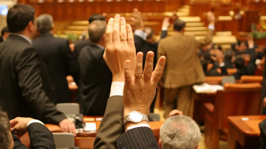 Senat: Şedinţa de plen a fost suspendată din lipsă de cvorum