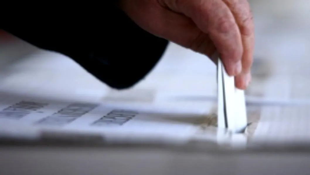 A ÎNCEPUT votarea pentru referendum: primele urne au fost deja deschise